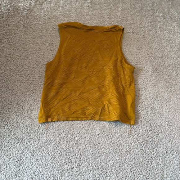 Lululemon Train To Be Tank Color: Dot Camo Gold Spice Size: 4 - Picture 4 of 4